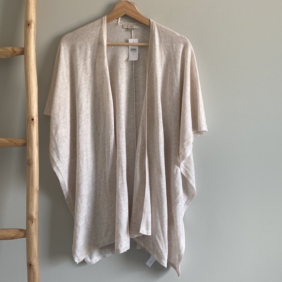 Loft travel sweater wrap Sz M/L beige NWT - Picture 2 of 6